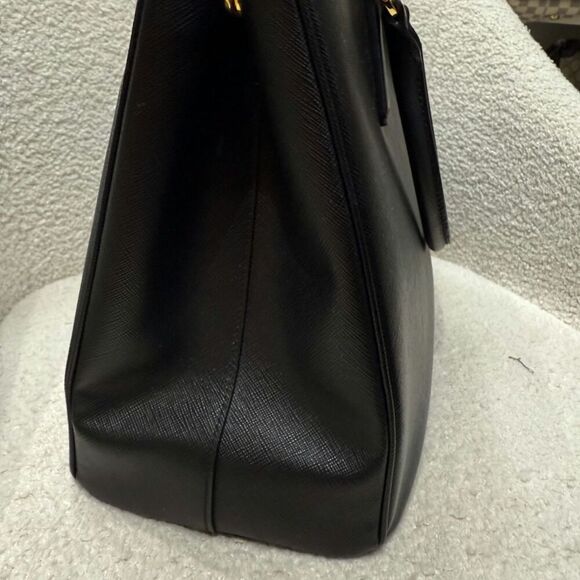 Prada Tote Handbag Color Black - Picture 6 of 11